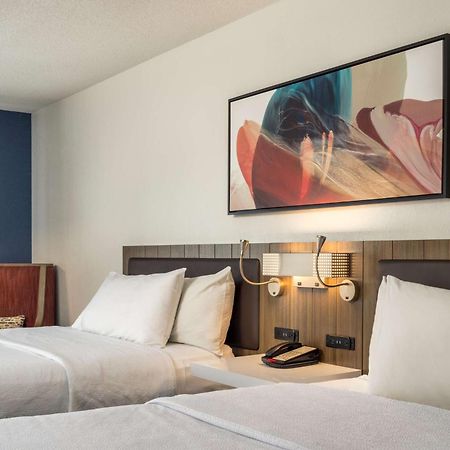 Hilton Garden Inn Oakbrook Terrace Exterior foto
